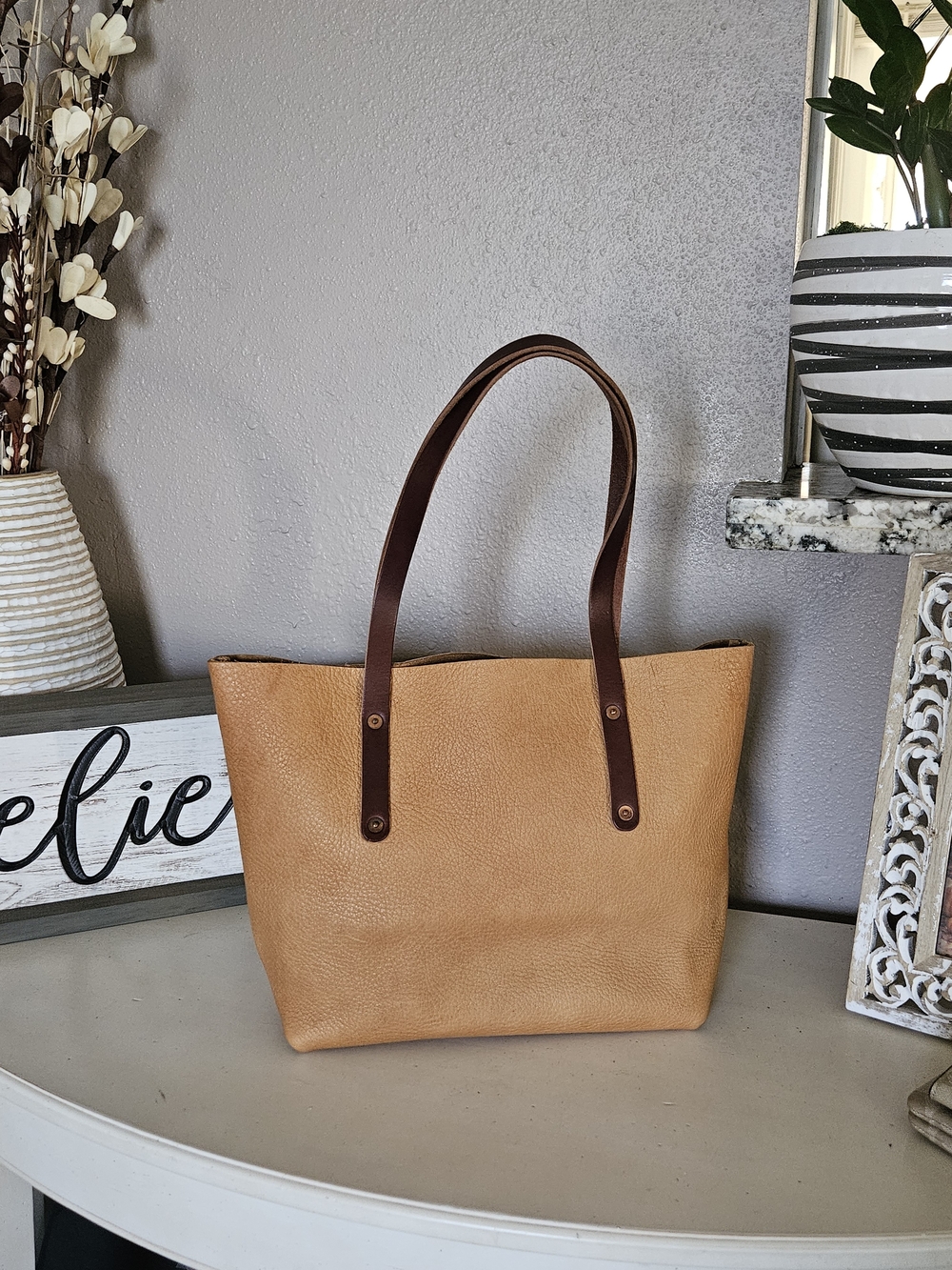 Go Forth Goods Large Avery Tan Leather Tote - Picture 3 of 10